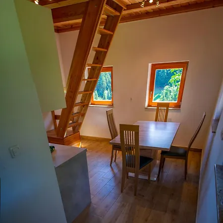 Wooden - Homestead Vrhovc * Zelezniki